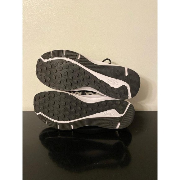 Polka Dot Sneakers - Picture 6 of 7